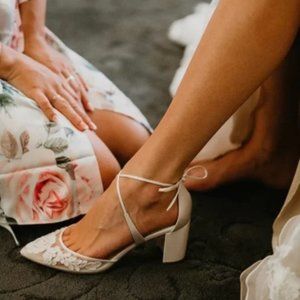Bella Belle Abigail Ivory Block Heels with Floral Lace Appliqué Size 9 NWT